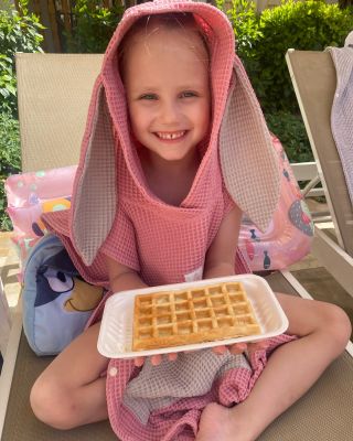 🧇☀️👧🏼 #holiday #mood #poncho #beachtowel #towel